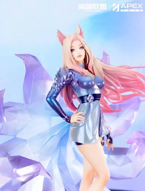 刷到K/DA阿狸新雕塑的预售链接，我连夜翻出压箱底的应援棒——原来海外游子的游戏情怀，从来不怕时差和延迟