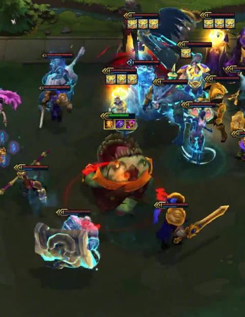 海外华人深夜刷到云顶S16更新，才发现玩国服游戏卡成PPT有多扎心