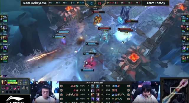 刷到LPL全明星赛的凌晨,我对着卡成PPT的直播画面,突然懂了海外游子的痛