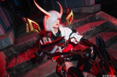 刷到闺蜜的卡莎COS正片,我连夜打越洋电话:在海外看国服比赛,比打排位还心累